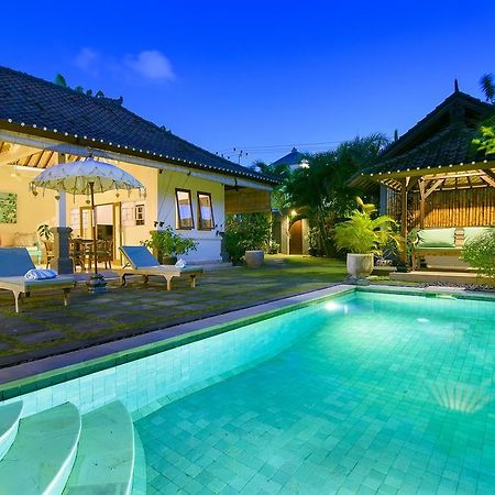 Villa Te Kawau Seminyak  Luaran gambar